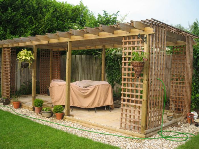 Wooden deck and pergola built in a Dublin garden